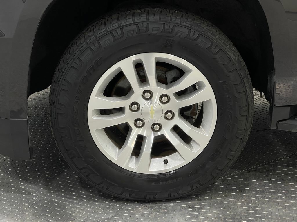 Used 2017 Chevrolet Suburban LT image 37
