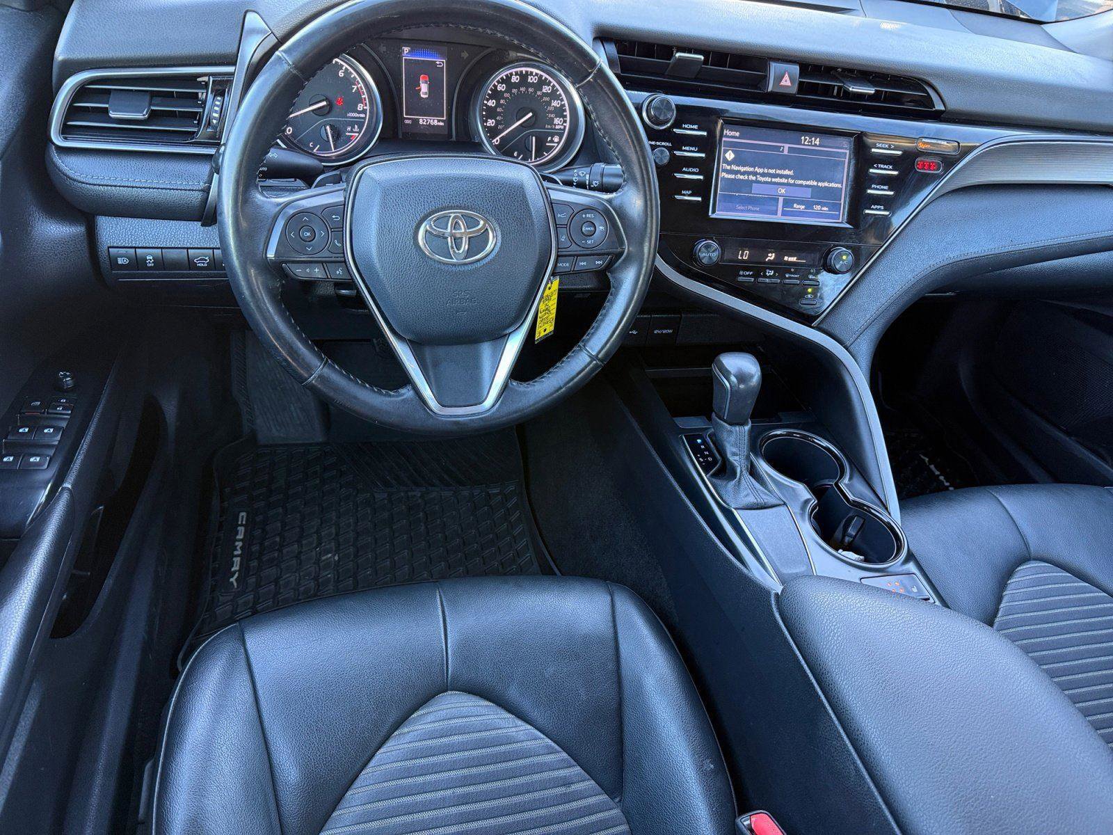 Used 2020 Toyota Camry SE image 30
