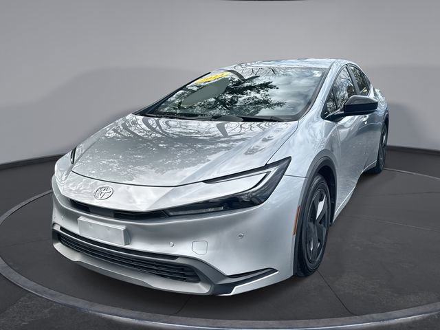 Used 2024 Toyota Prius LE image 1