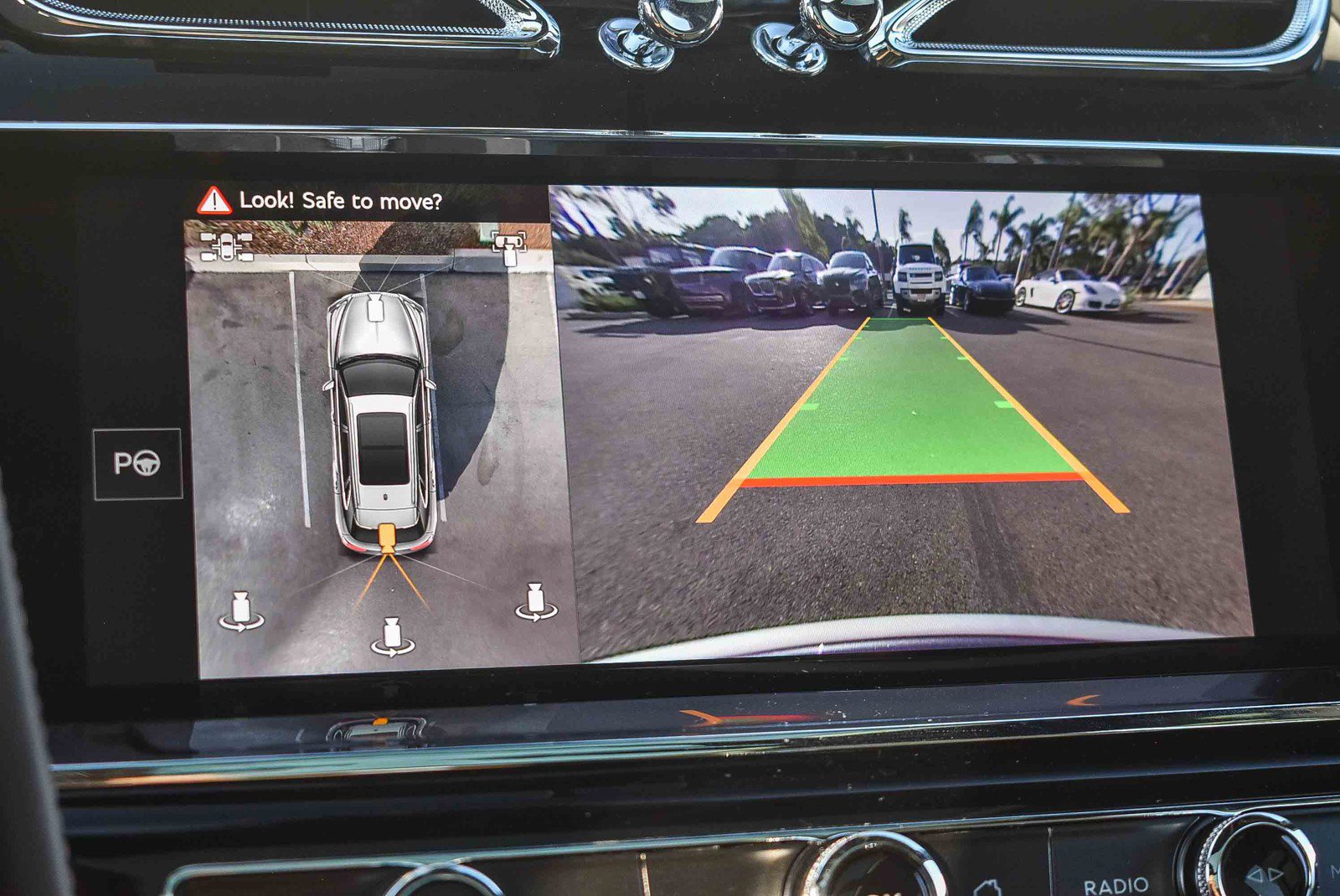 Used 2025 Bentley Bentayga Extended Wheelbase image 25