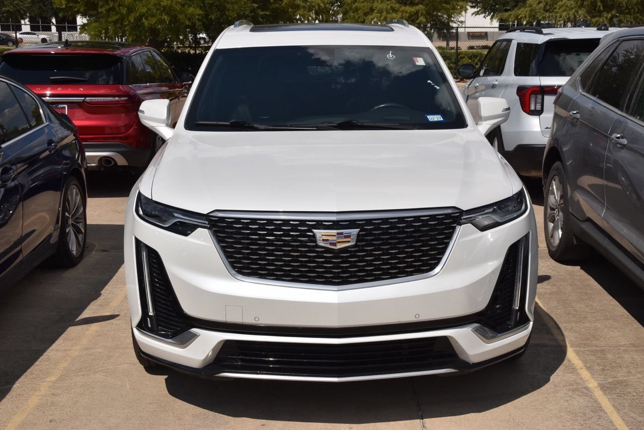 Used 2020 Cadillac XT6 Premium Luxury FWD image 3
