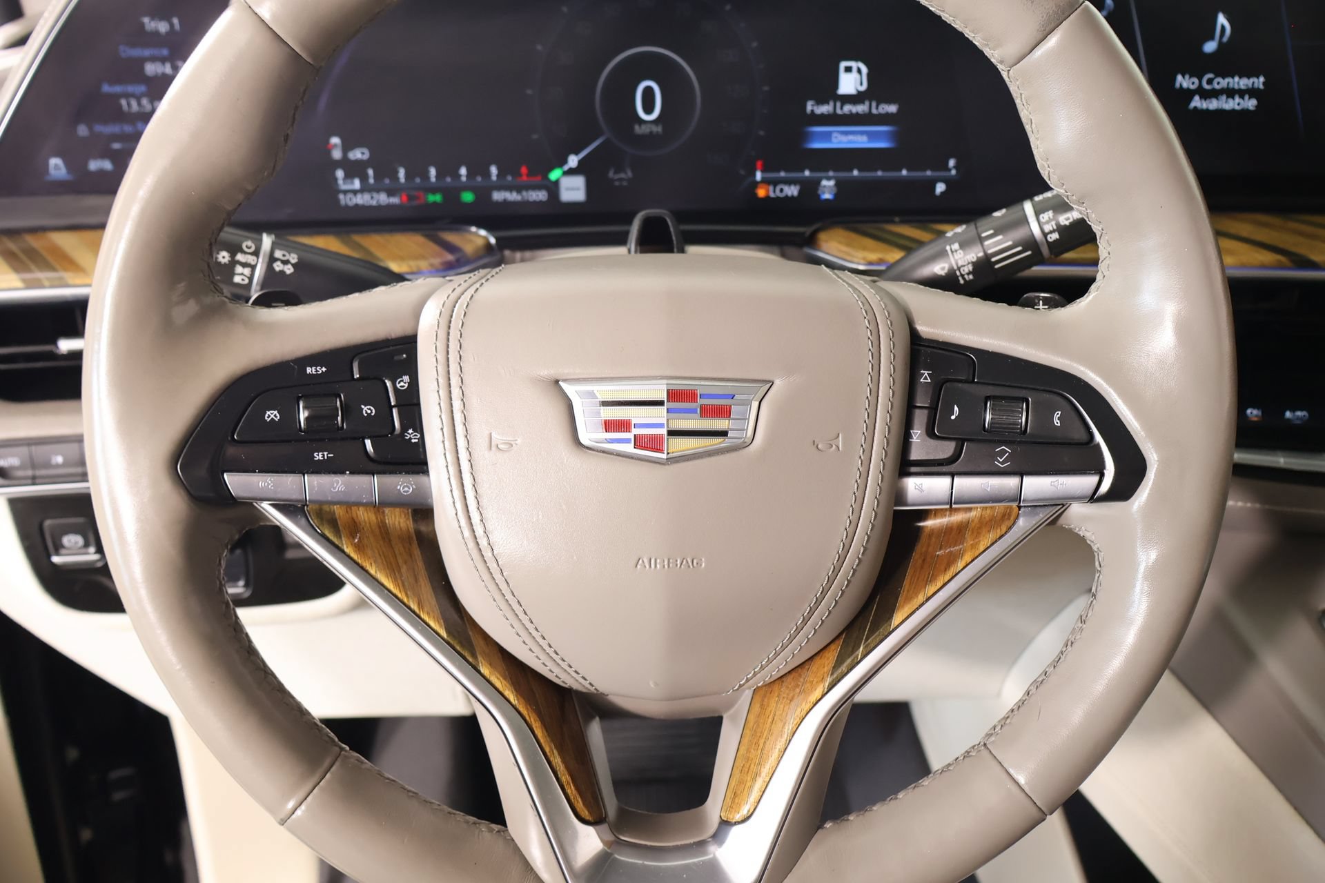 Used 2021 Cadillac Escalade Sport Platinum w/ LPO, ONYX Package AWD/4WD image 3