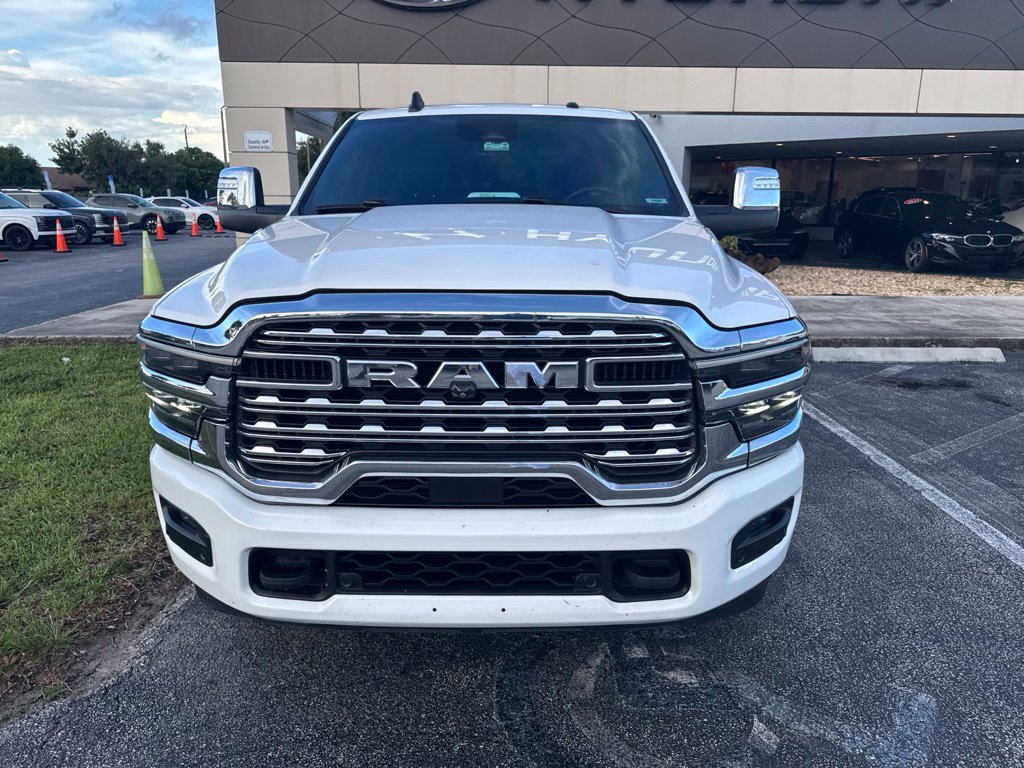 Used 2025 RAM 2500 Limited w/ Towing Technology Group AWD/4WD image 3