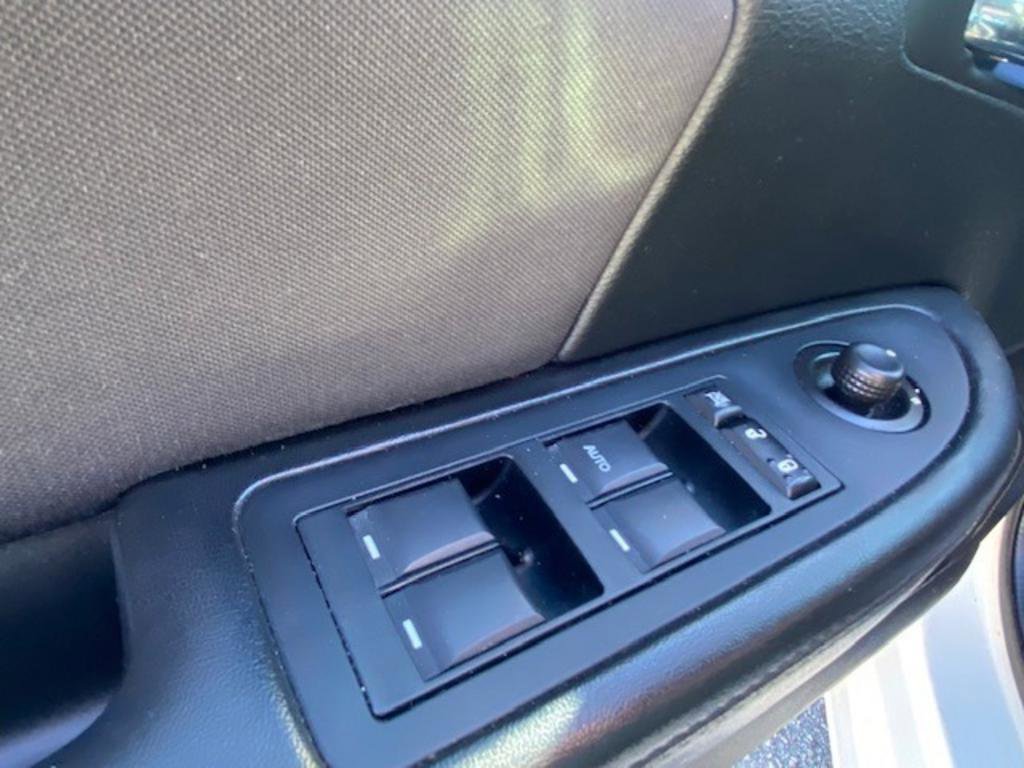 Used 2013 Chrysler 200 Touring image 11