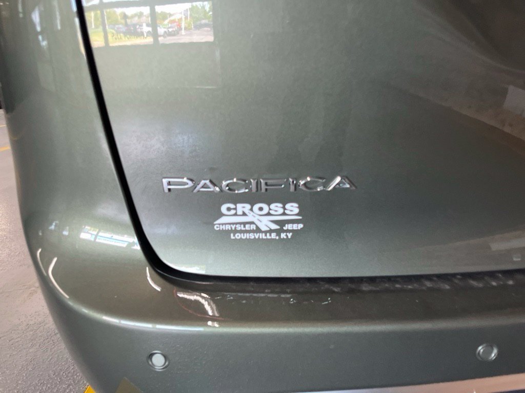 New 2027 Chrysler Pacifica Select FWD image 53