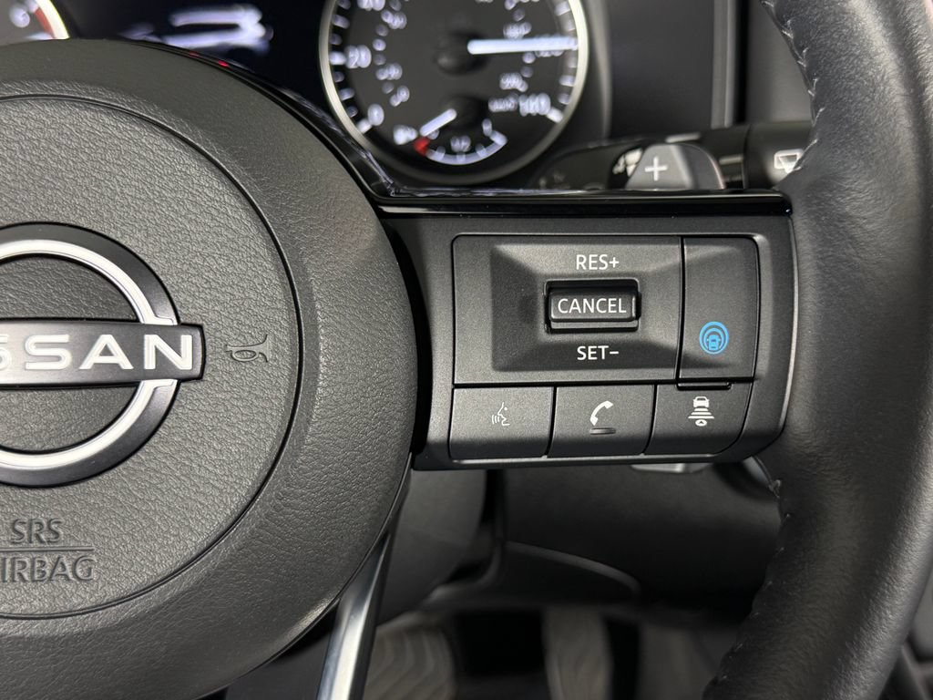 Used 2023 Nissan Rogue SL AWD/4WD image 16