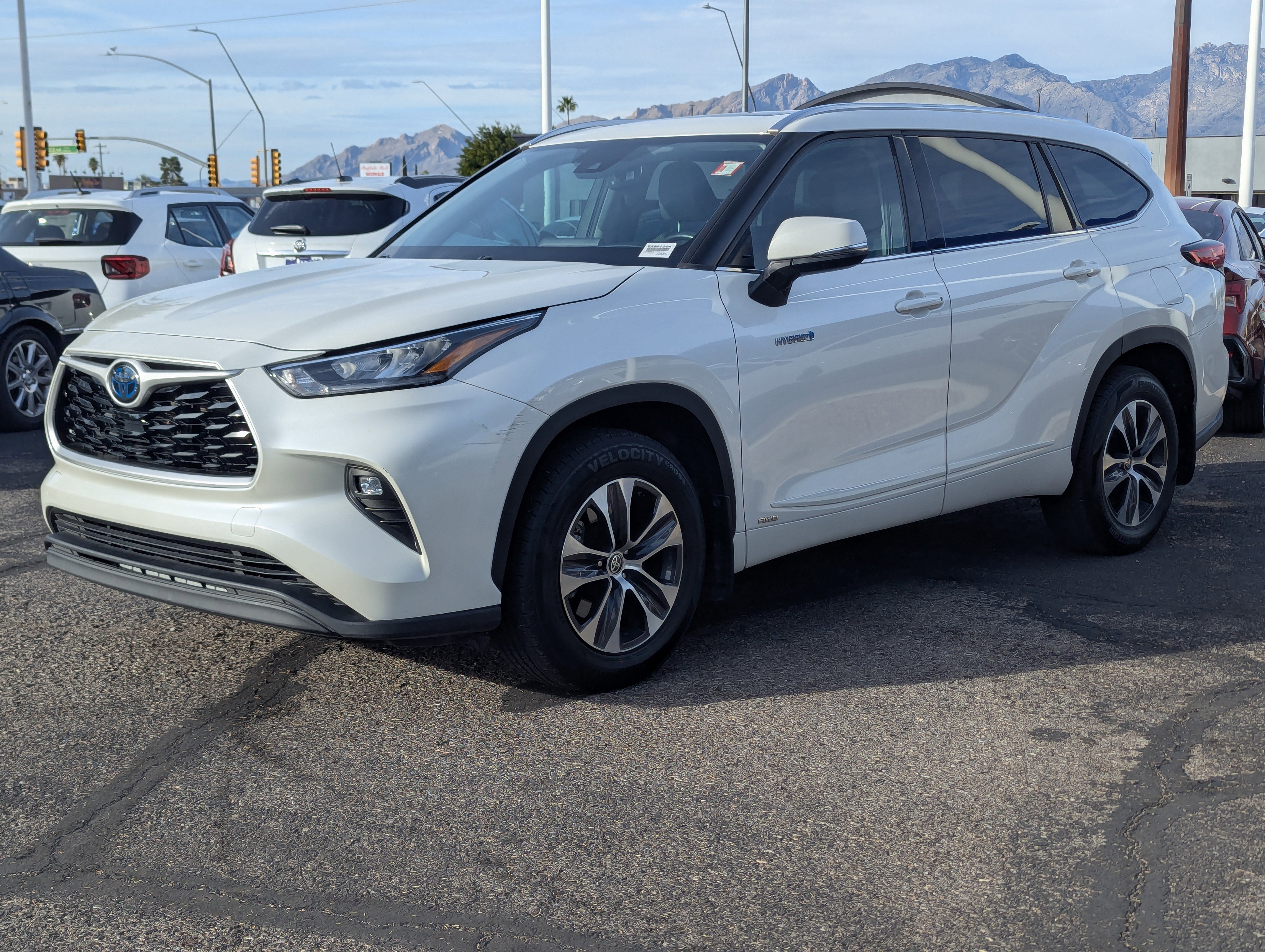 Used 2020 Toyota Highlander XLE image 5