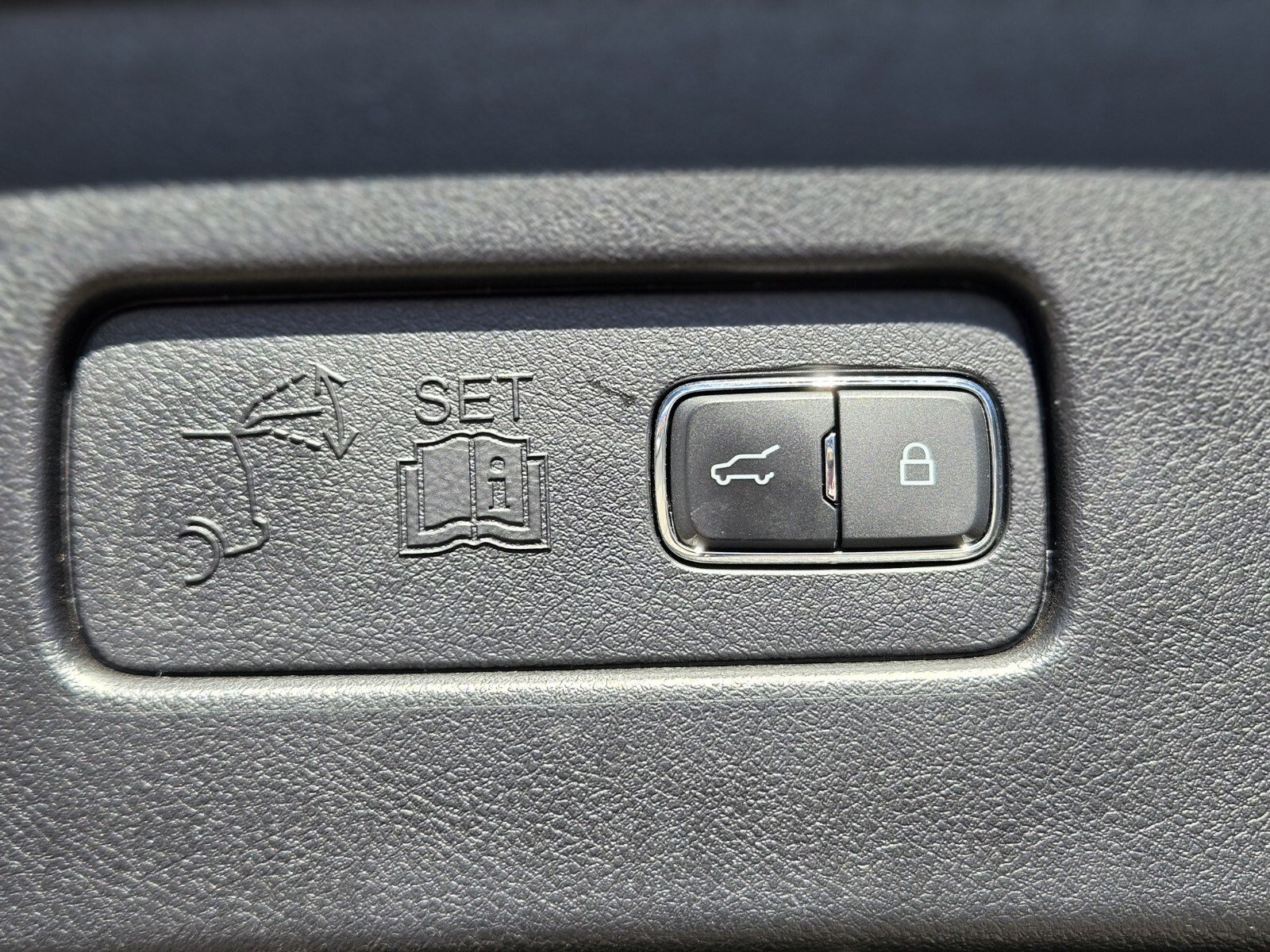 Used 2020 Lincoln Aviator Reserve w/ Elements Package Plus image 33