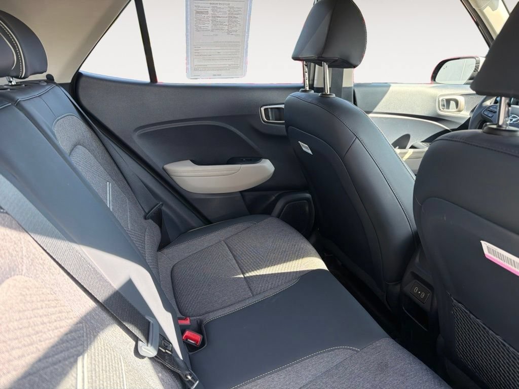New 2025 Hyundai Venue Limited FWD image 12