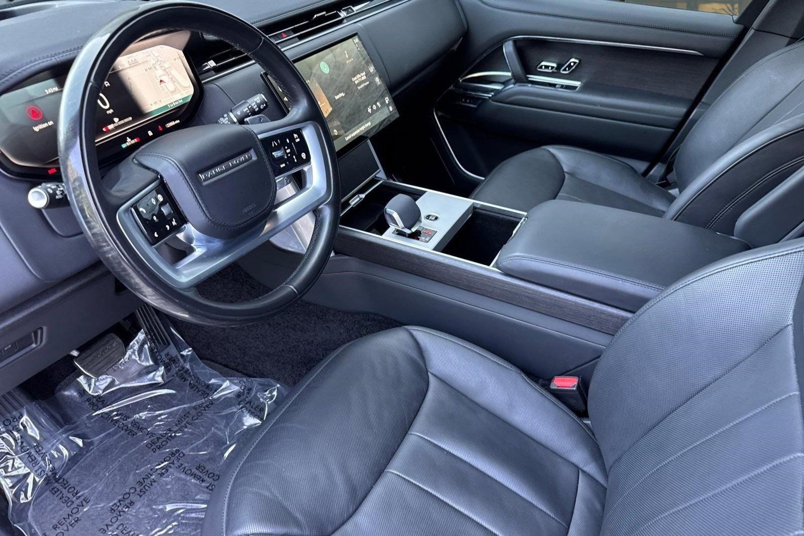 Used 2024 Land Rover Range Rover SE AWD/4WD image 4