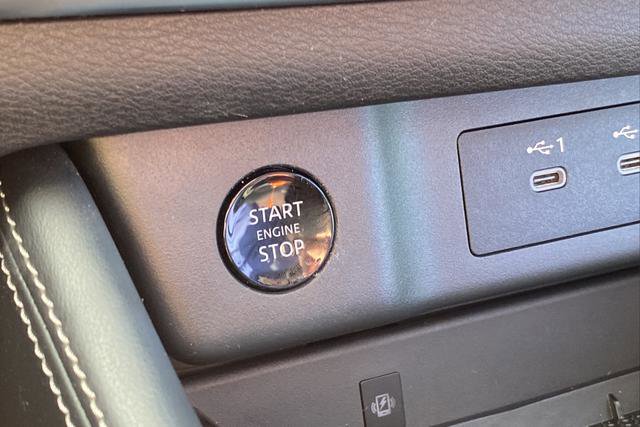 Used 2024 Nissan Rogue Platinum image 22