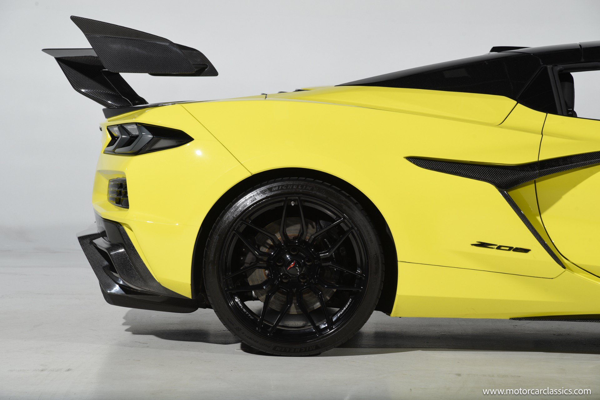 Used 2024 Chevrolet Corvette Z06 RWD image 11