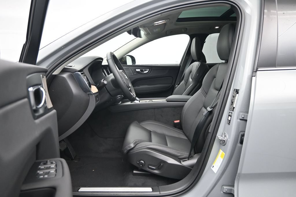 New 2026 Volvo XC60 B5 Ultra w/ Climate Package AWD/4WD image 18