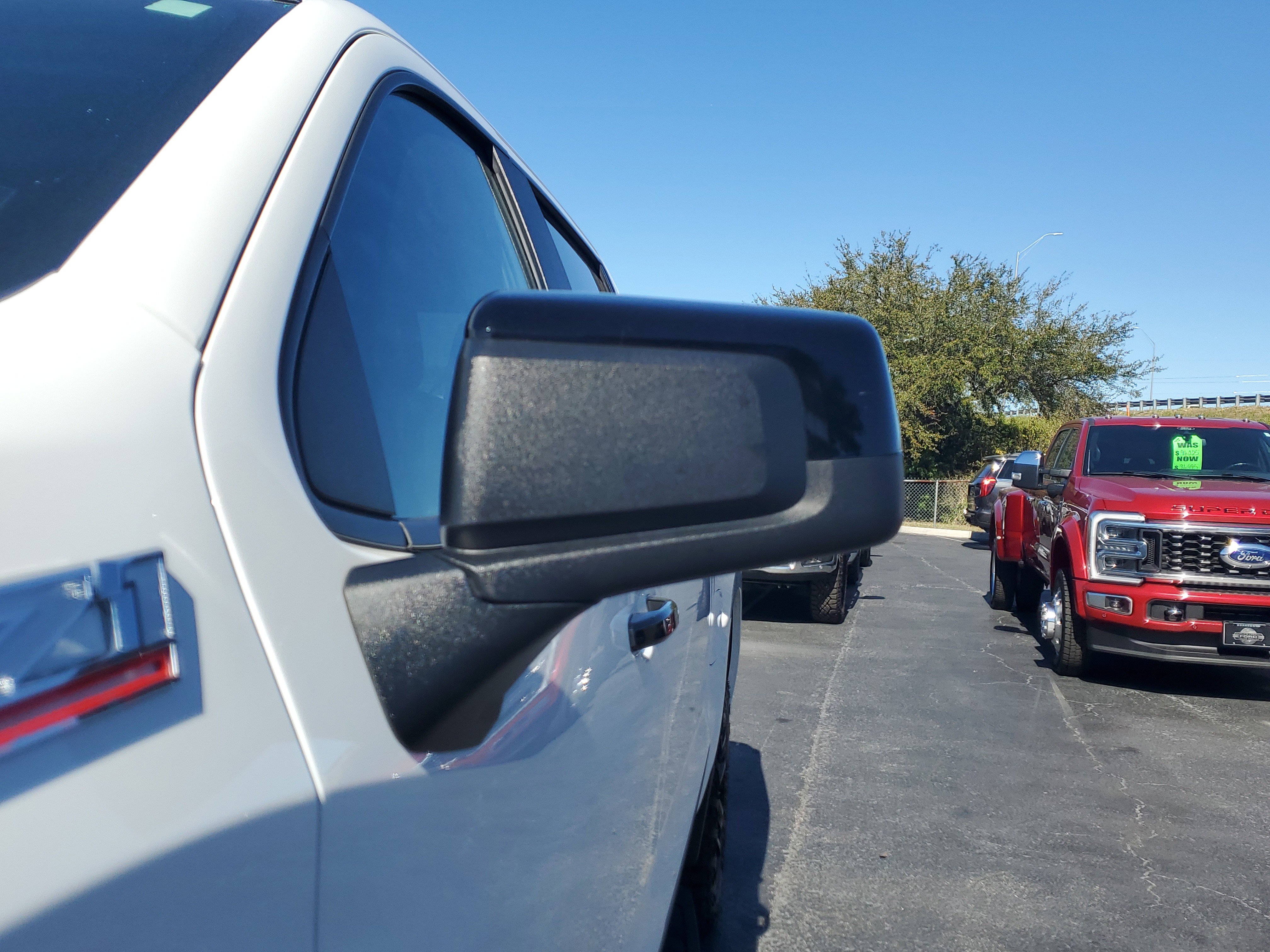 Used 2024 Chevrolet Silverado 1500 LT Trail Boss w/ Convenience Package II image 4