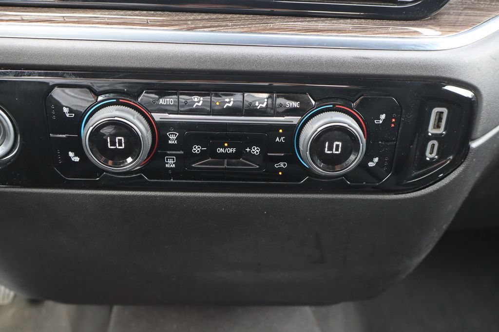 Used 2024 Chevrolet Silverado 1500 LT AWD/4WD image 9