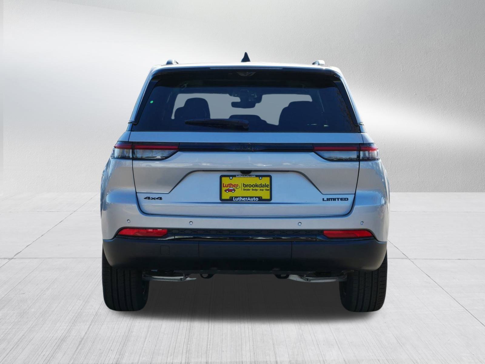 New 2025 Jeep Grand Cherokee Limited w/ Luxury Tech Group II image 6