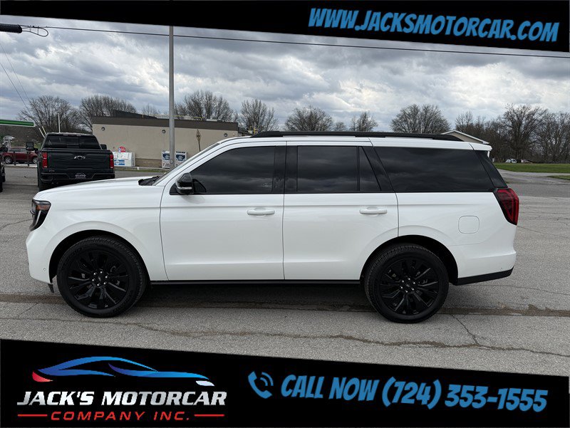 Used 2025 Ford Expedition Platinum w/ Stealth Appearance Package AWD/4WD image 4