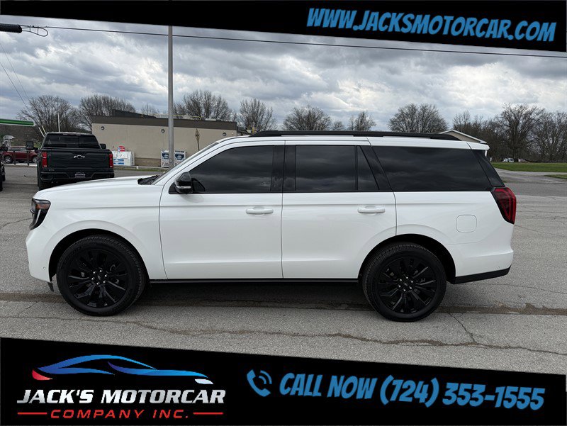 Used 2025 Ford Expedition Platinum w/ Stealth Appearance Package image 4