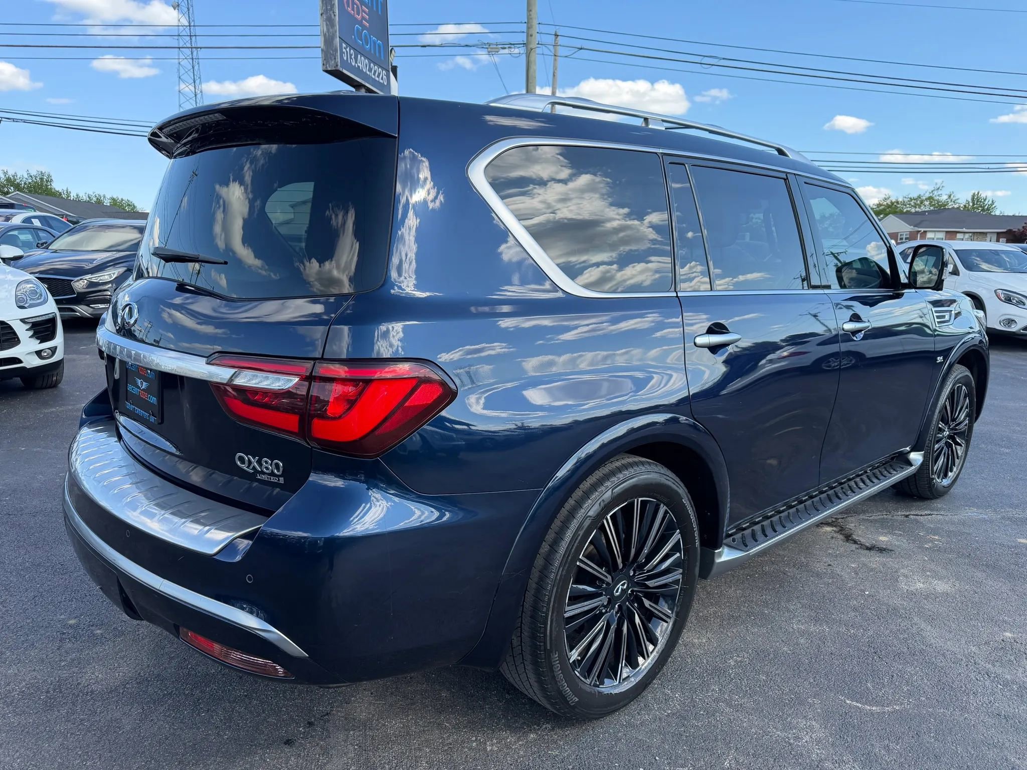 Used 2019 INFINITI QX80 Limited w/ All-Season Package AWD/4WD image 3