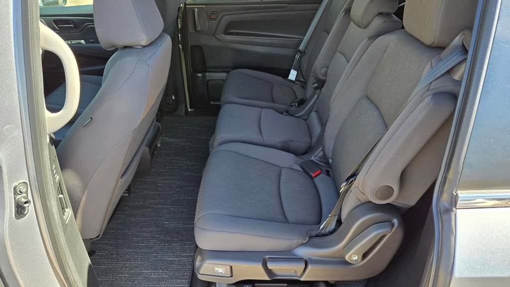 Used 2024 Honda Odyssey EX image 11