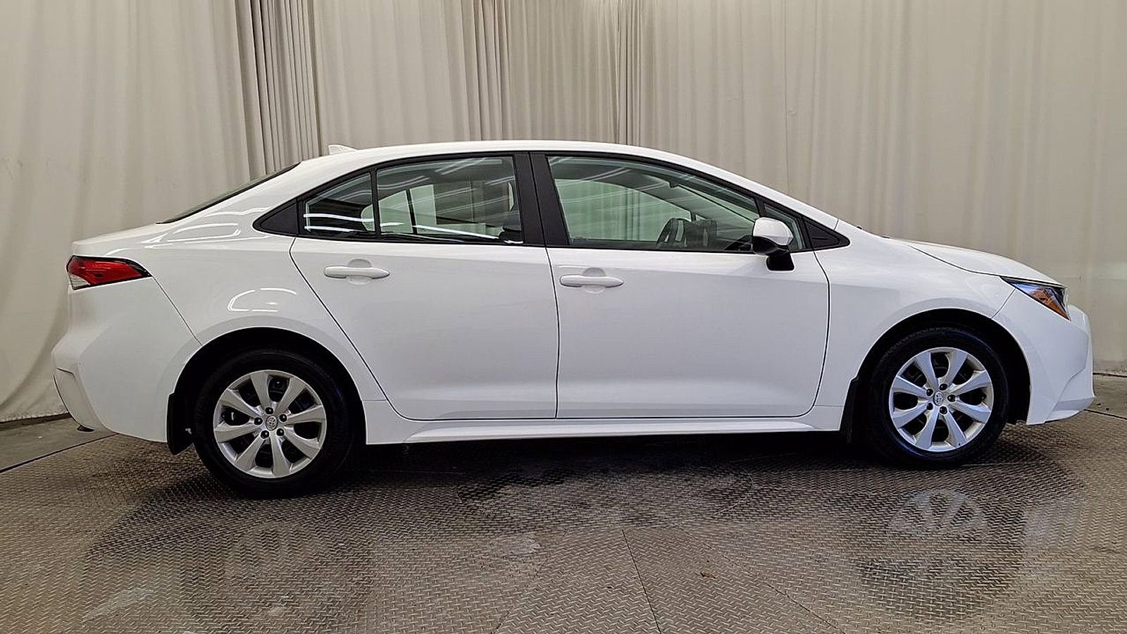 Certified 2025 Toyota Corolla LE image 4
