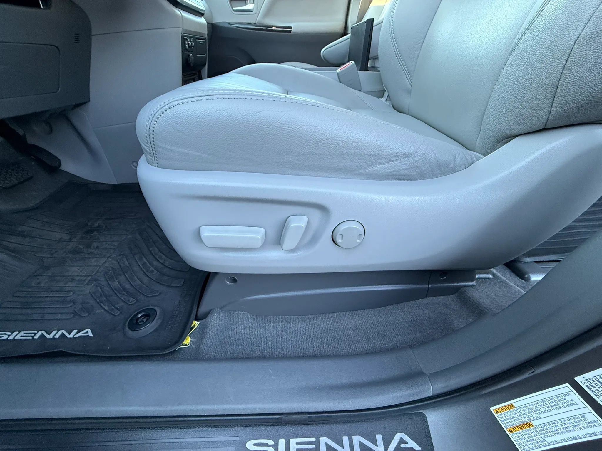 Used 2017 Toyota Sienna XLE Premium w/ Protection Package image 57