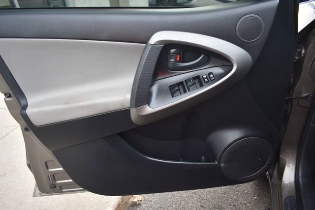 Used 2012 Toyota RAV4 FWD w/ Value Pkg image 17