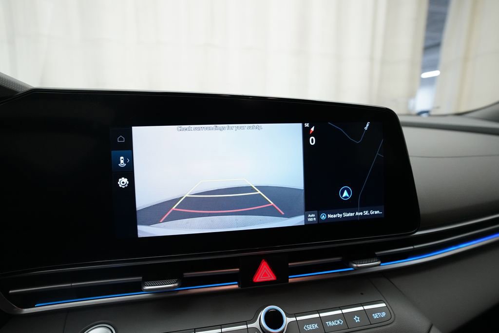 Used 2024 Hyundai Elantra SEL FWD image 19