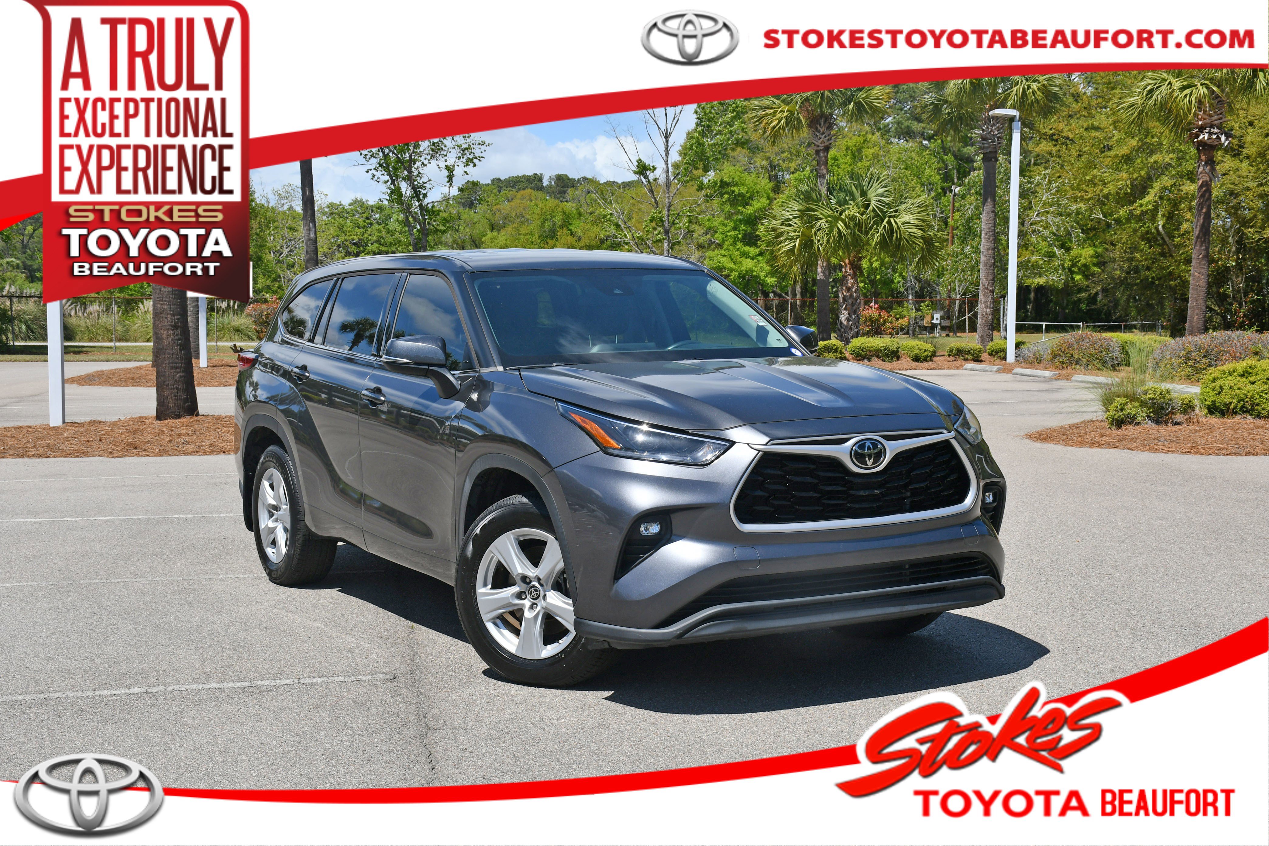 Used 2021 Toyota Highlander LE AWD/4WD image 1