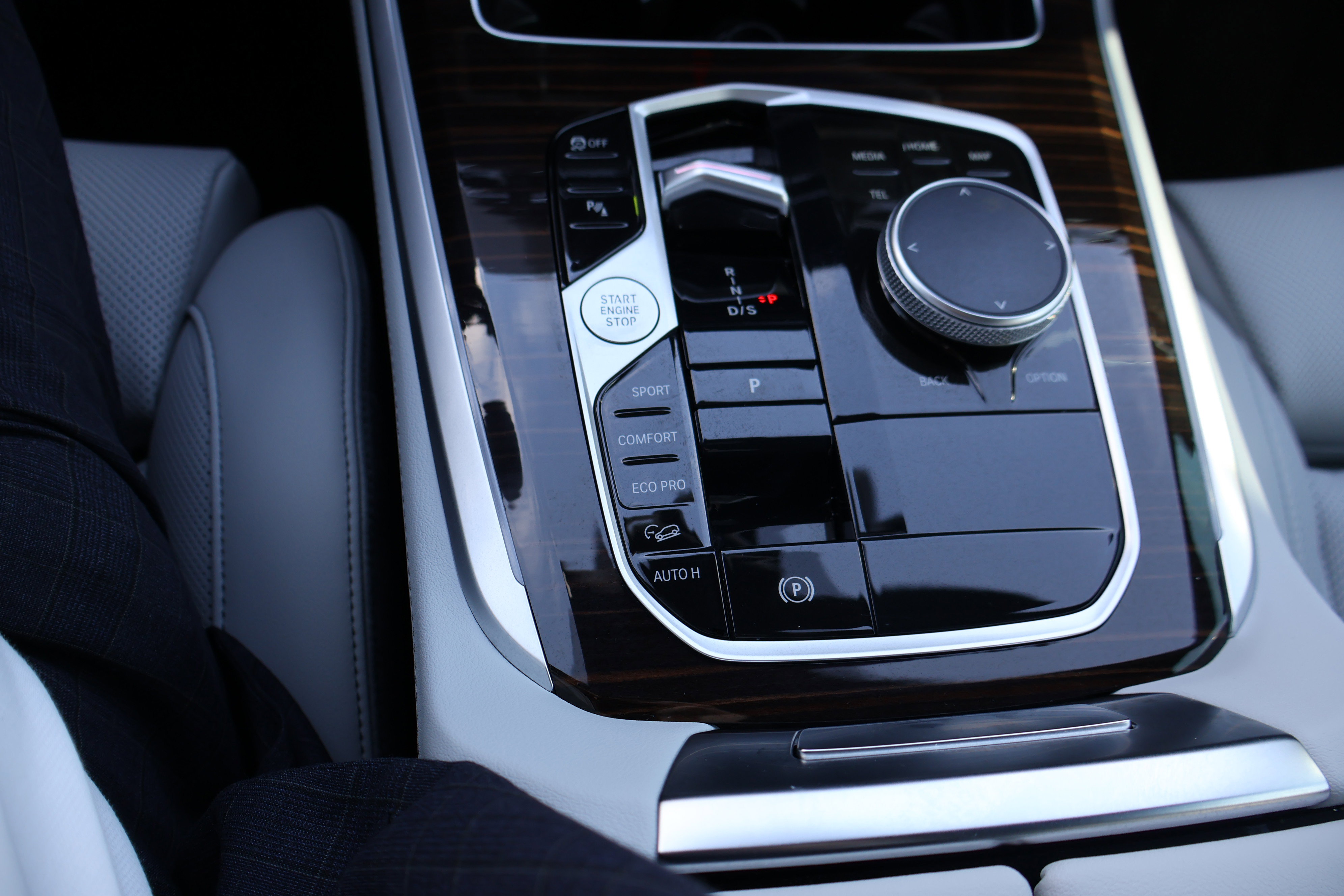 Used 2026 BMW X5 xDrive40i w/ M Sport Package image 38