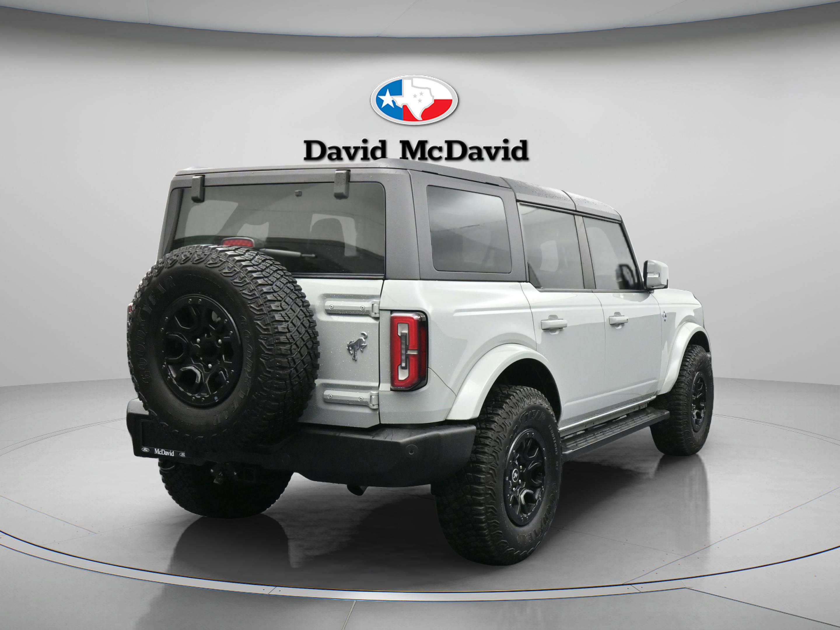 Used 2023 Ford Bronco Outer Banks image 8