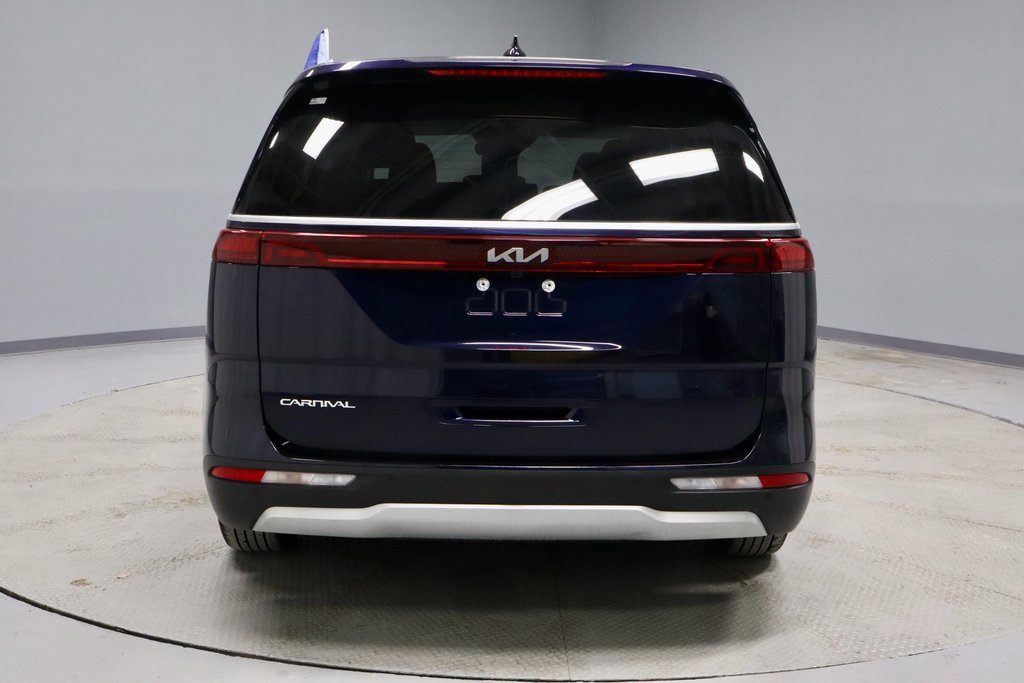Used 2024 Kia Carnival LX image 9