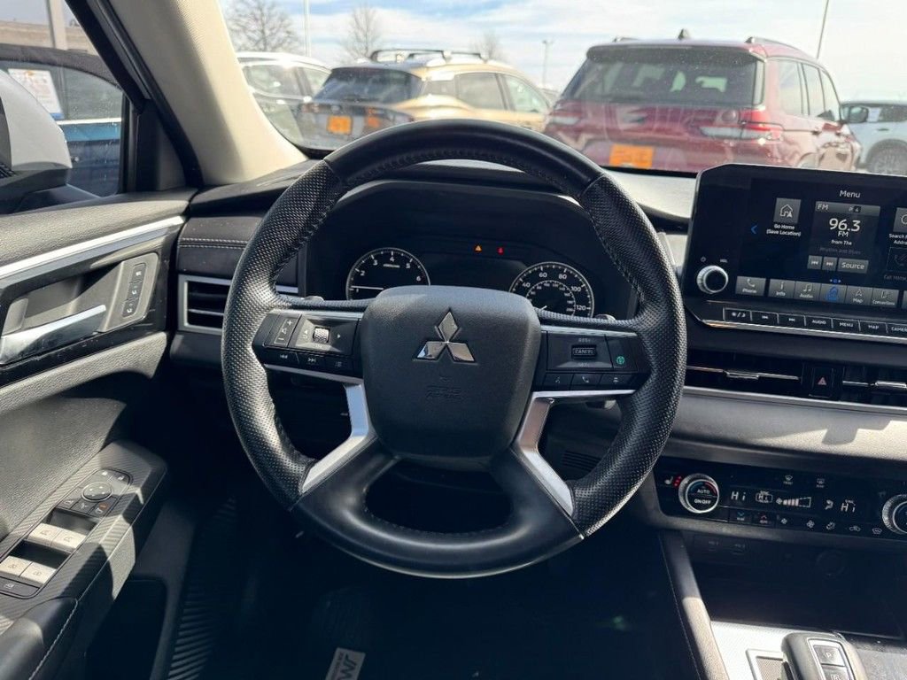 Used 2022 Mitsubishi Outlander SEL AWD/4WD image 13