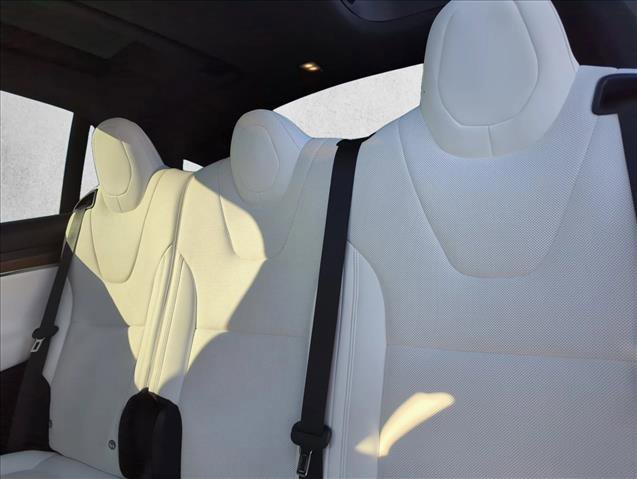 Used 2022 Tesla Model X image 21