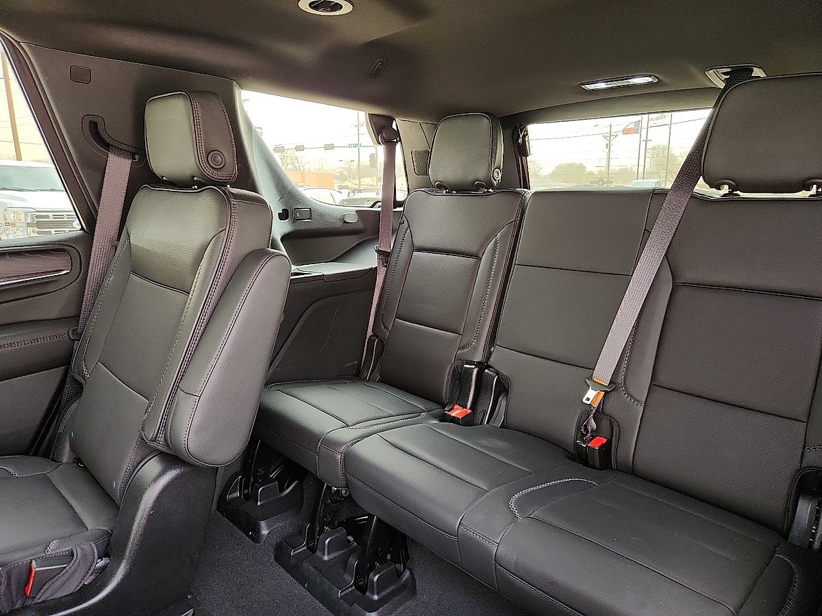 Used 2023 GMC Yukon Denali AWD/4WD image 5