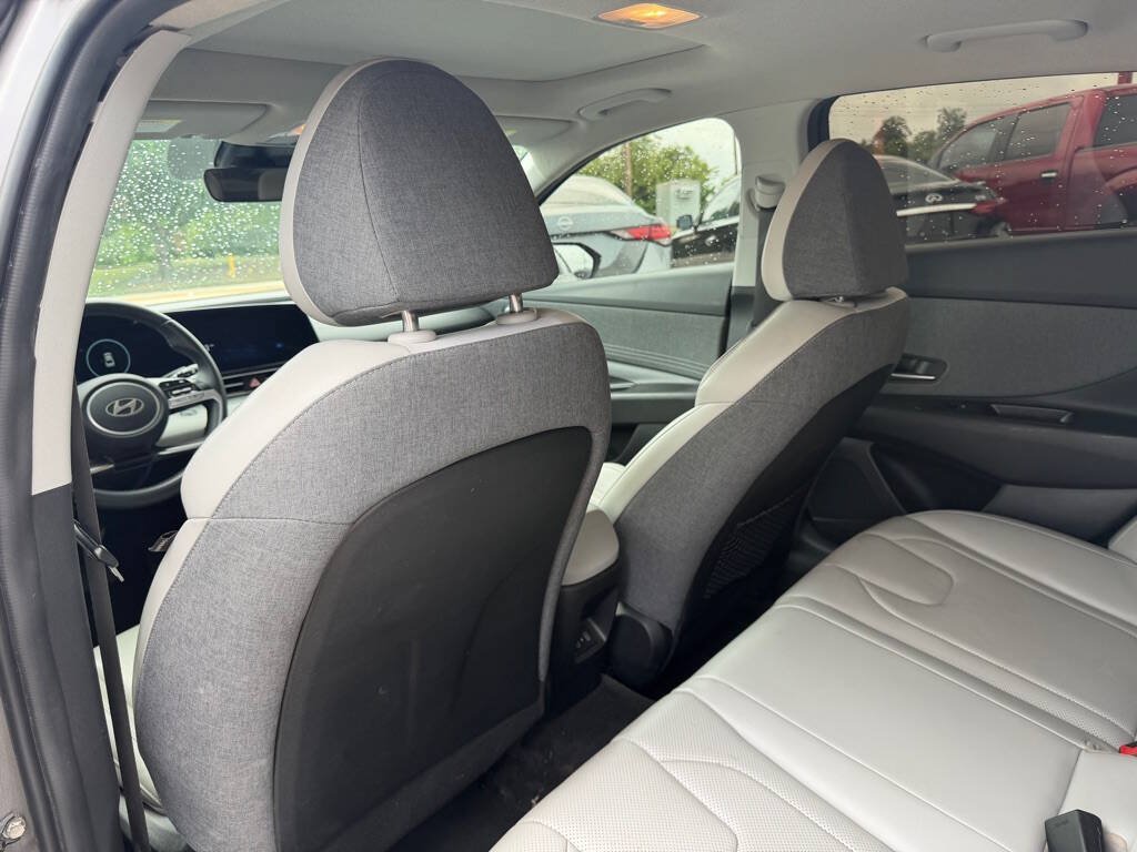 Used 2024 Hyundai Elantra Limited FWD image 20