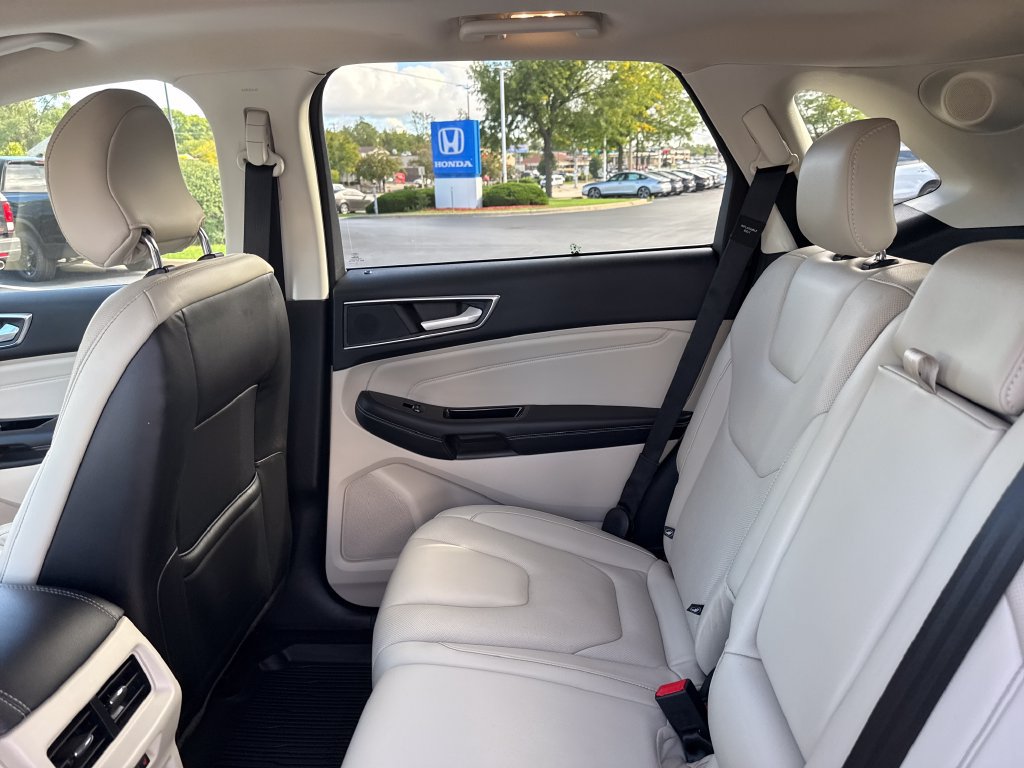 Used 2017 Ford Edge Titanium w/ Equipment Group 302A AWD/4WD image 21