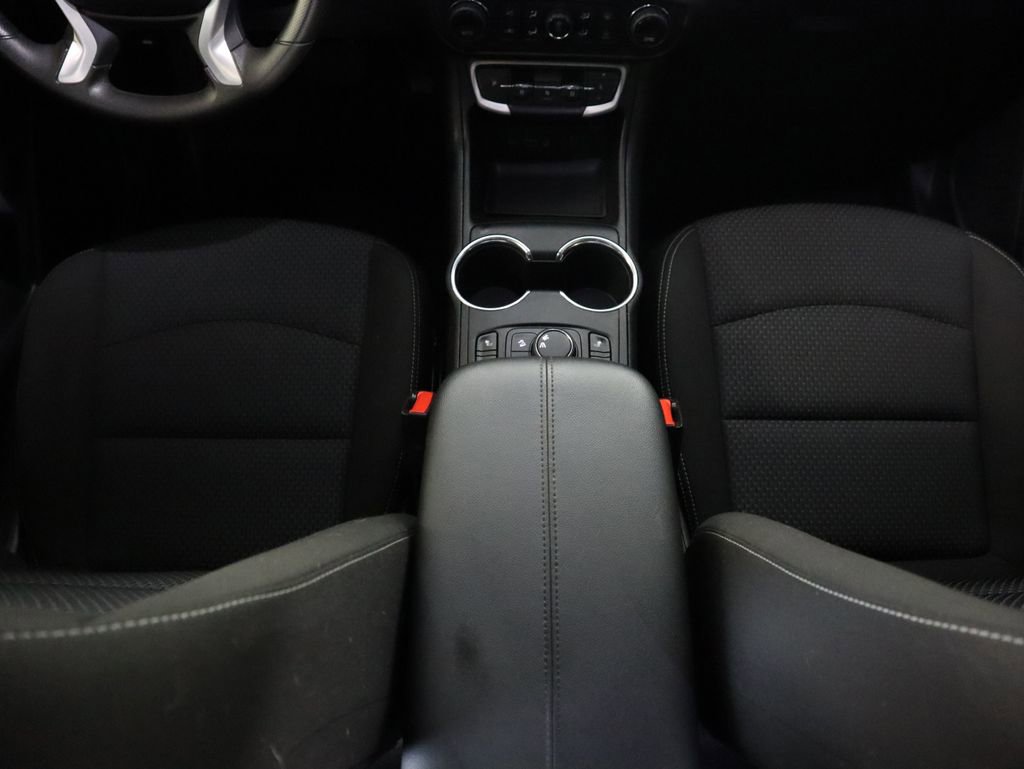 Used 2023 GMC Terrain SLE w/ Driver Convenience Package image 16