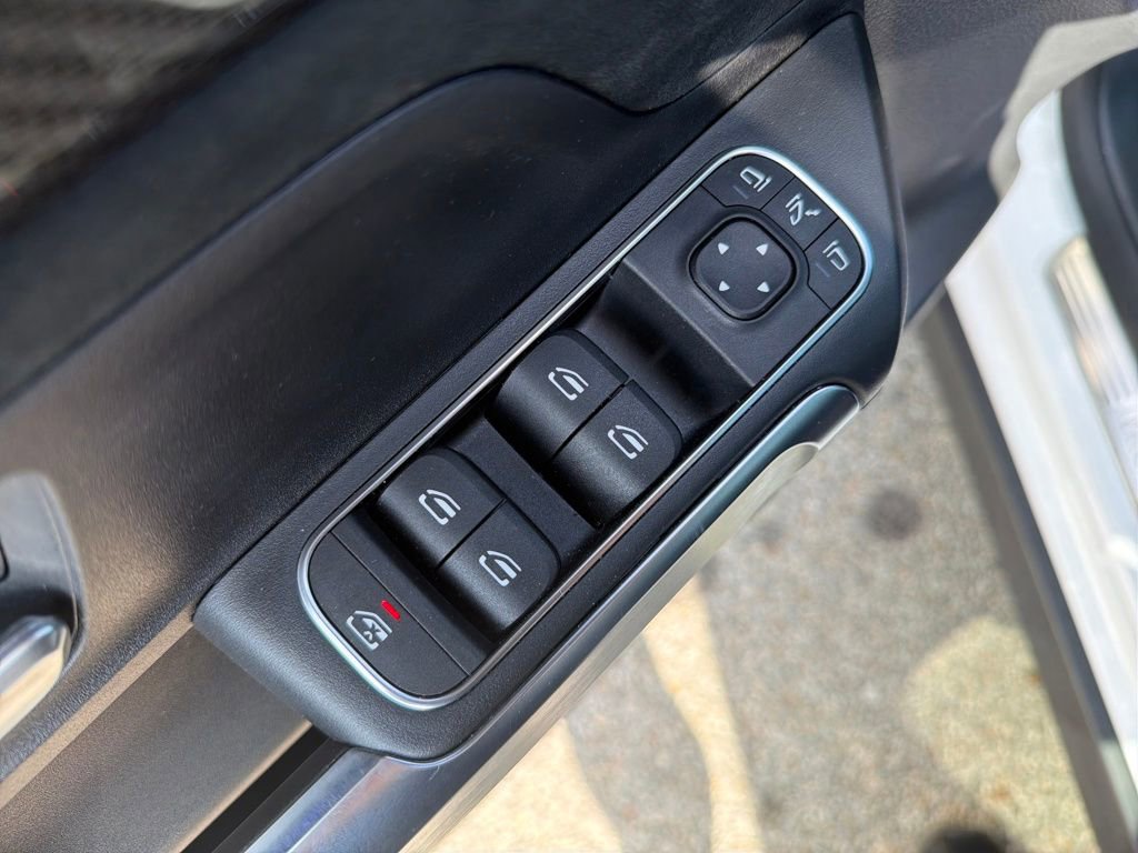 Used 2025 Mercedes-Benz GLB 250 GLB 250 image 11