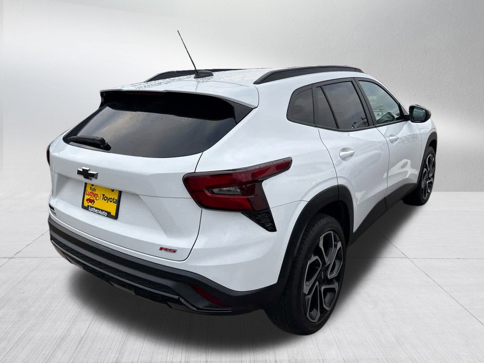 Used 2024 Chevrolet Trax RS w/ Sunroof Package image 8