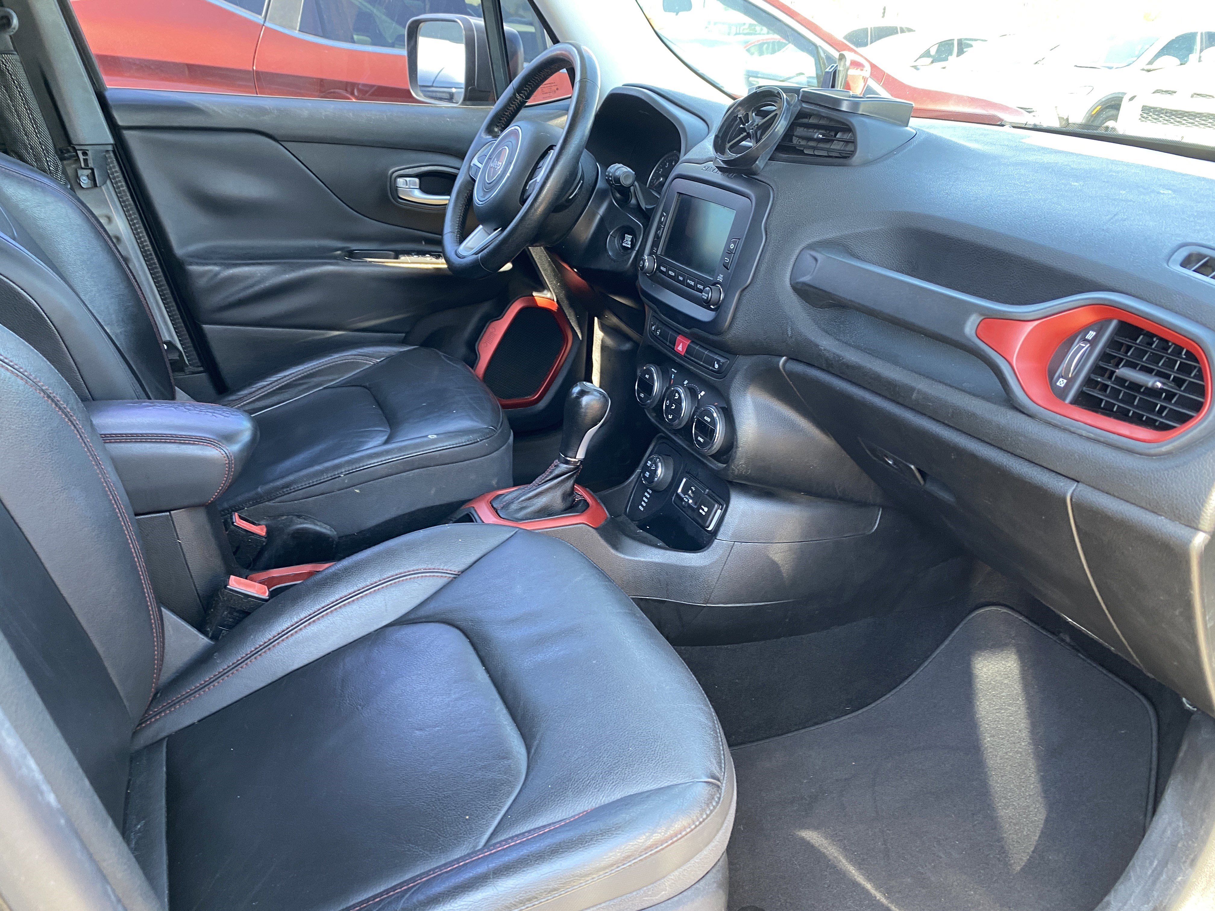 Used 2015 Jeep Renegade Trailhawk w/ Premium Leather Group image 13