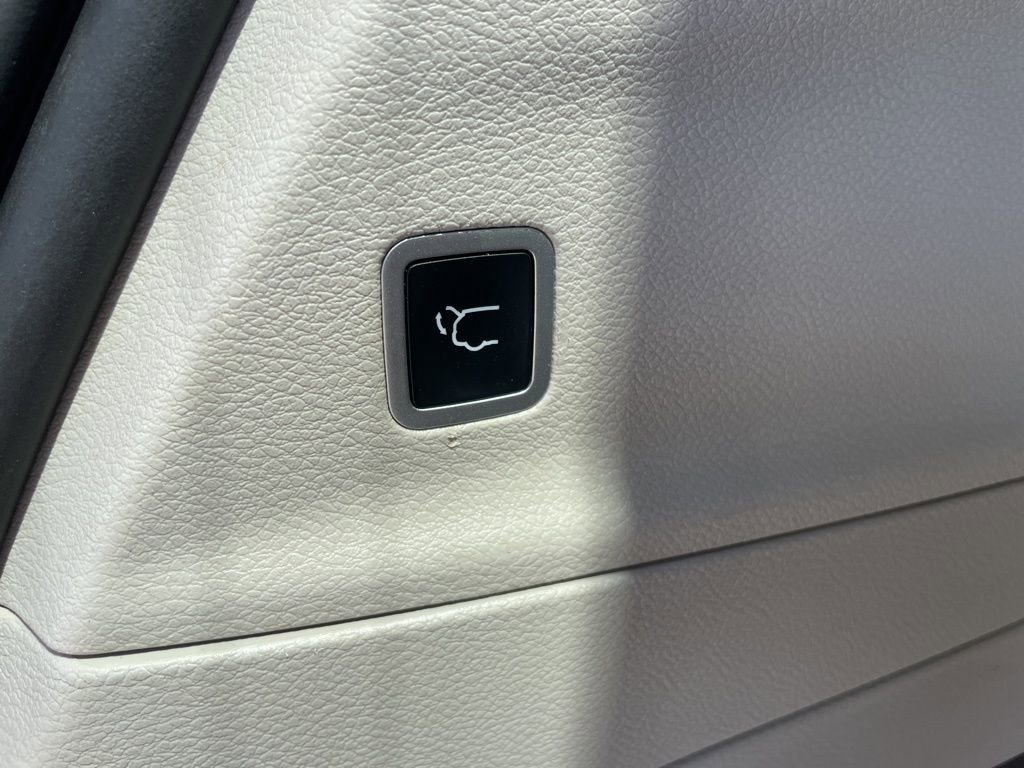 Used 2022 Chrysler Pacifica Touring-L FWD image 45