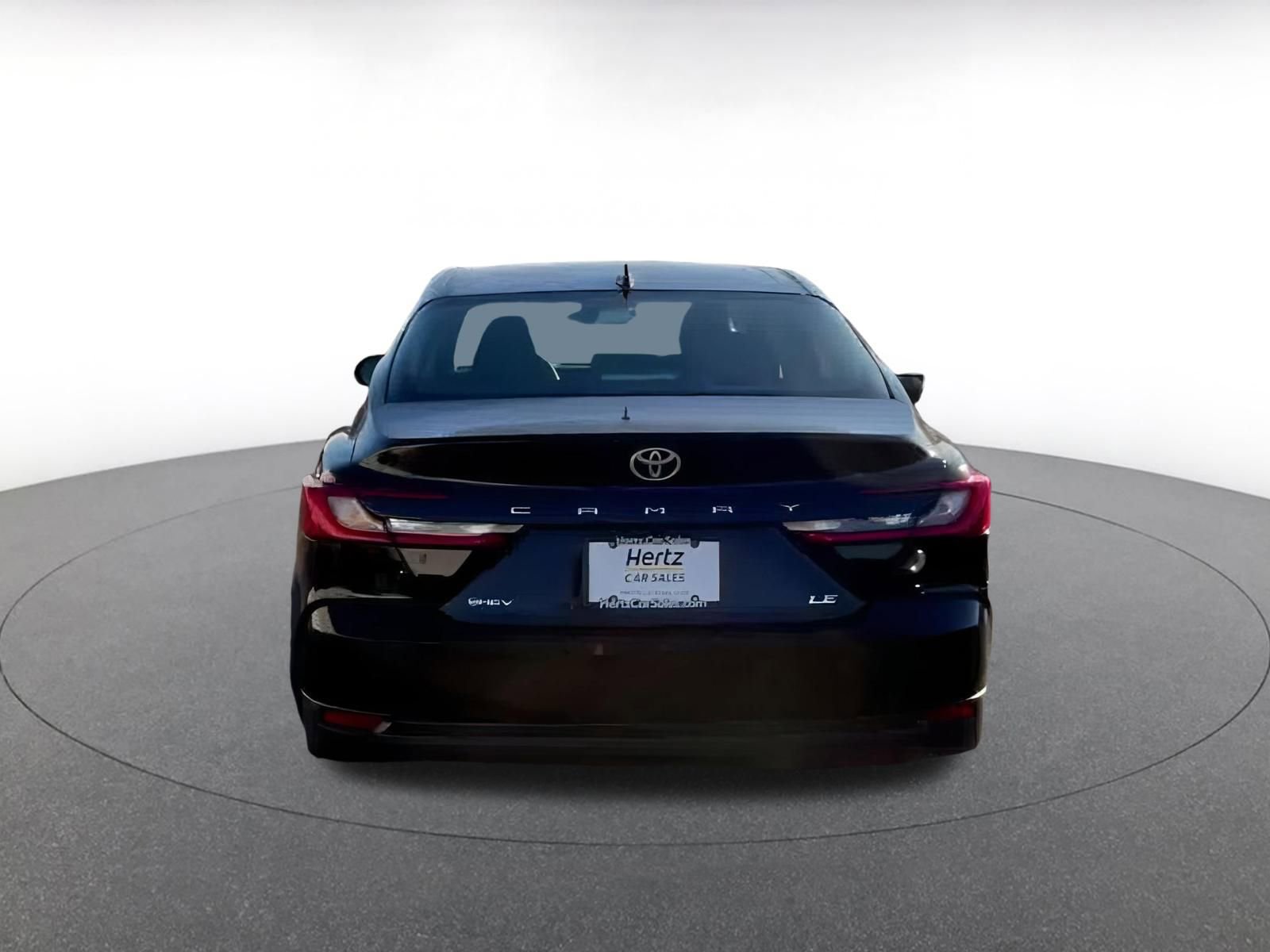 Used 2025 Toyota Camry LE image 11