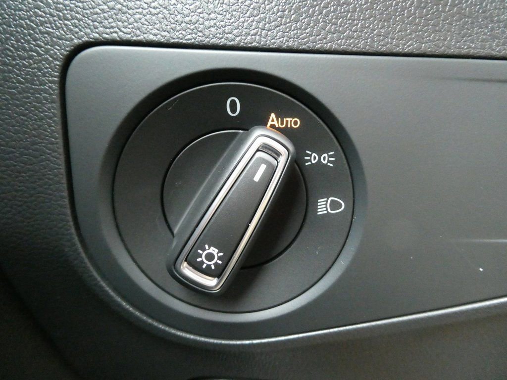 Used 2024 Volkswagen Tiguan SE R-Line image 21