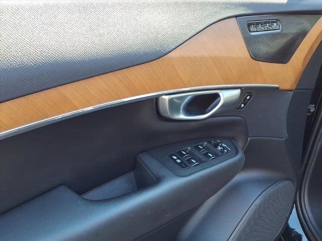 Used 2024 Volvo XC90 B6 Plus AWD/4WD image 5