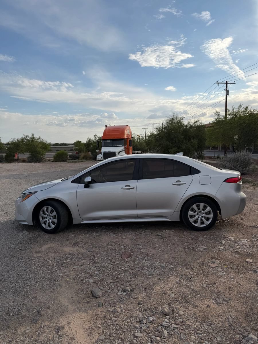 Used 2021 Toyota Corolla LE FWD image 4