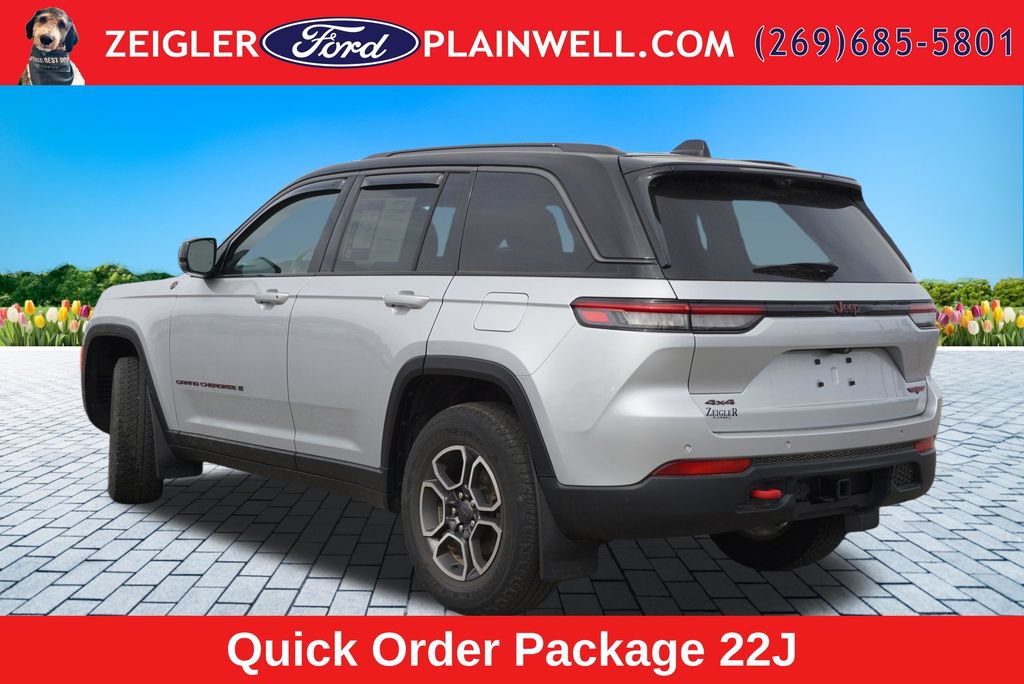 Used 2022 Jeep Grand Cherokee Trailhawk w/ ADV Protech Group II AWD/4WD image 3