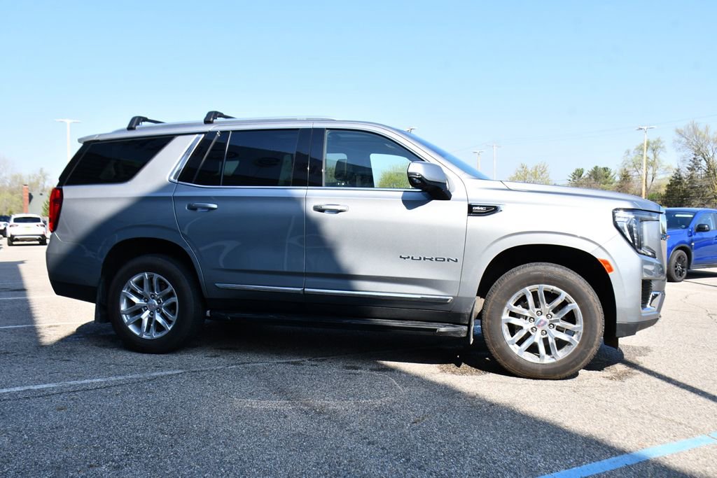 Used 2023 GMC Yukon SLT w/ SLT Premium Package AWD/4WD image 8