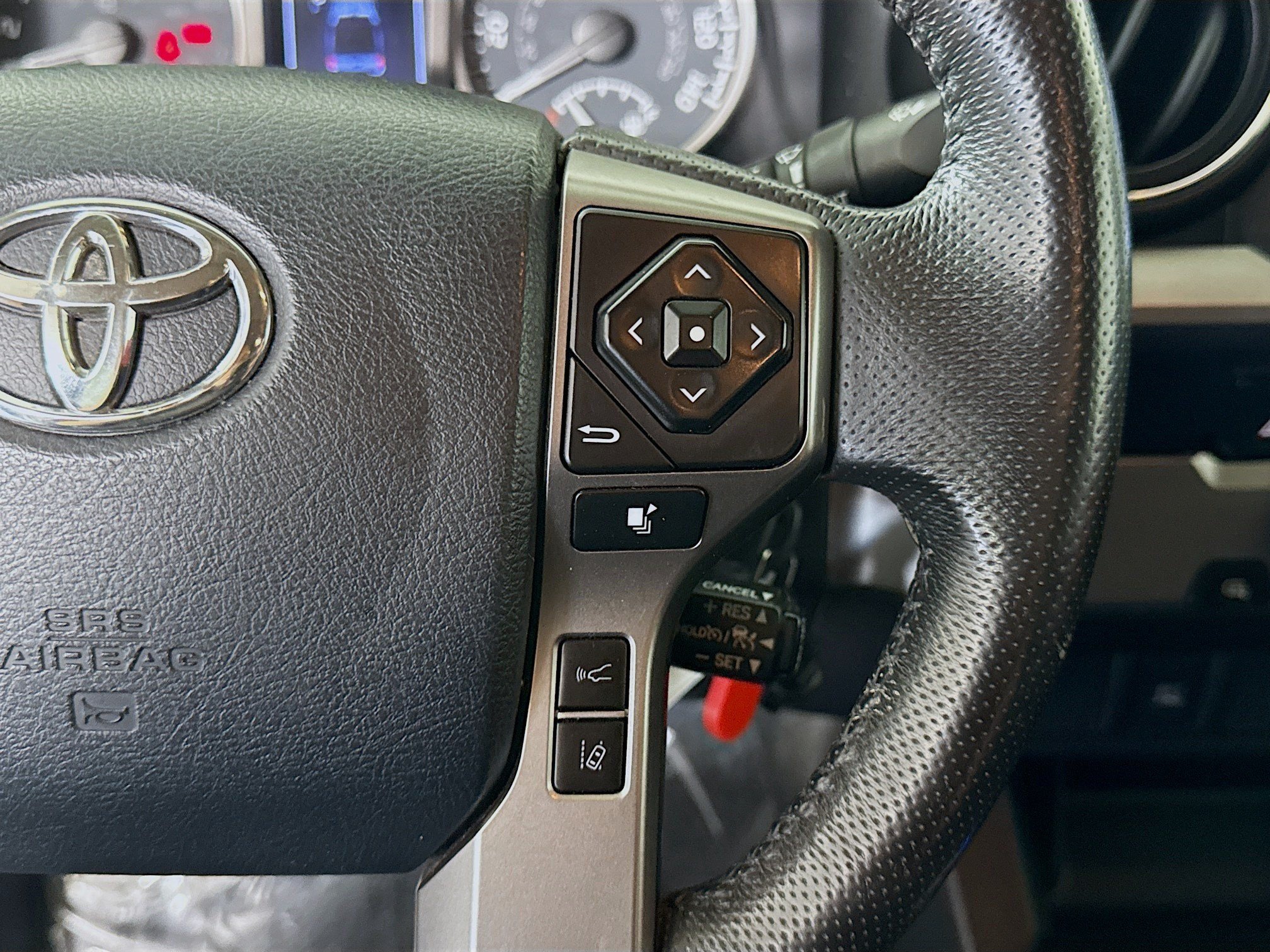 Used 2020 Toyota Tacoma SR5 RWD image 15
