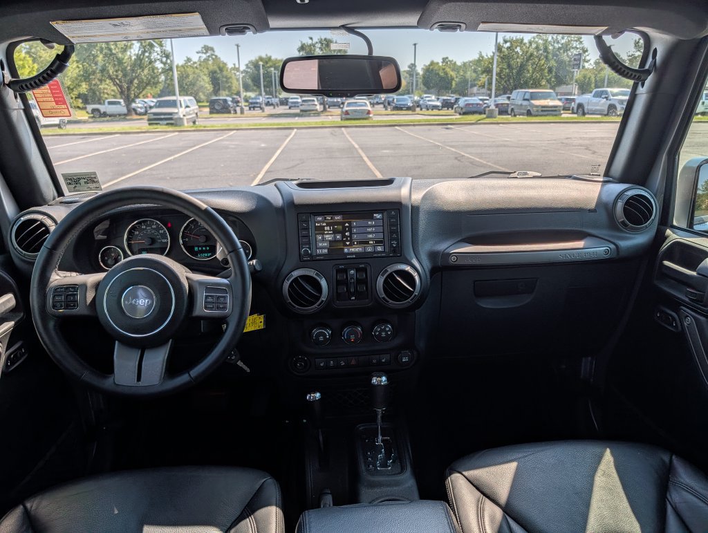 Used 2016 Jeep Wrangler Unlimited Sport AWD/4WD image 2